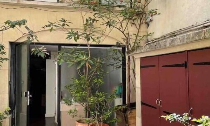 Hopital Saint-Louis Apartment | Town house at Canal Saint-Martin 150 sqm - 4 bedrooms - Unique - Backyardnn