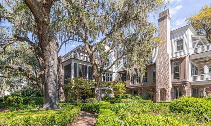 Palmetto Bluff House | Townhome in Wilson Village, May River Views/Pools/Restaurants
