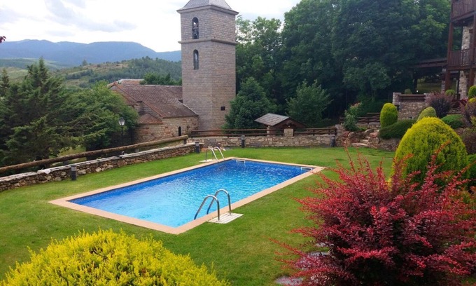 Isovol House | Townhouse 3 rooms Pool, Fireplace, Cadí Views, 8 Pax