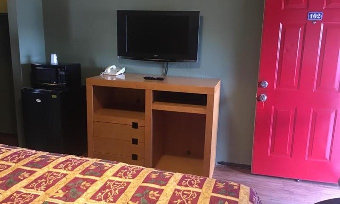 Sacramento Hotel | Townhouse Motel - West Sacramento