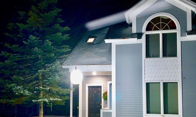 North Troy Condo | Townhouse on Jay Mountain - 1 mile to Jay Peak Resort - TRILLLIUM WOODS