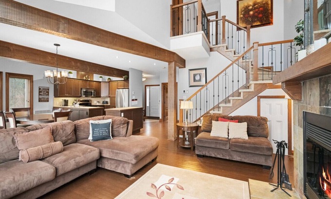 Mont-Tremblant House | Townhouse on the Golf La Bête -10min to Tremblant