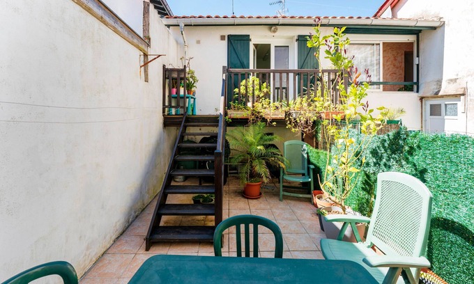 Saint-Jean-de-Luz City Center House | Townhouse with Private Courtyard, Close to Beach and Downtown Saint-Jean-de-Luz
