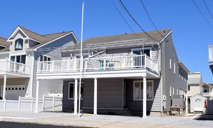 Townsend's Inlet Condo | Townsends Inlet Rental 4 BR, 3 Bath, Sleeps 12!