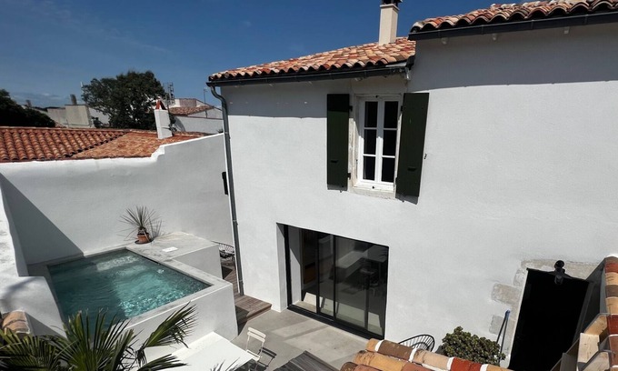 Sainte-Marie-de-Re House | Très Belle Maison de Ville Design Avec Piscine au Cœur du Village