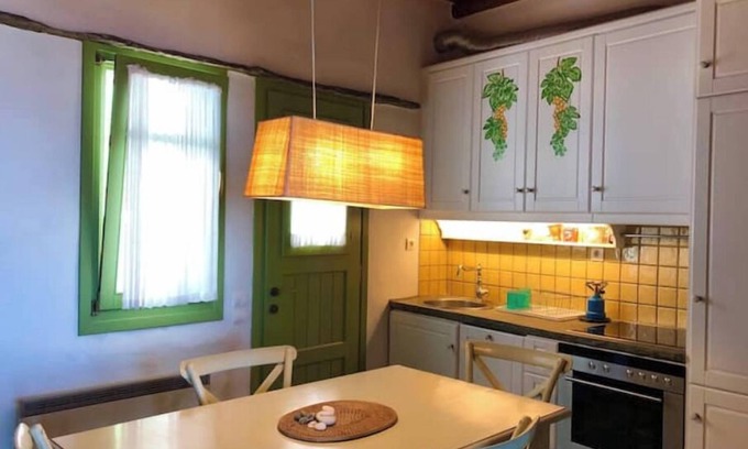 Tinos Town Apartment | Traditional house in Triantaros
