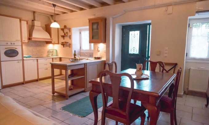 Vassiliki House | Traditional House in the Centre of Vasiliki