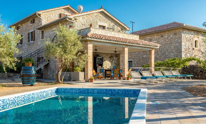 Sveti Anton House | Traditional house with pool and large garden