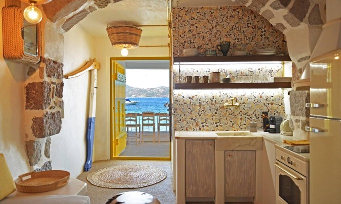 Tripiti House | Traditional sirma in klima