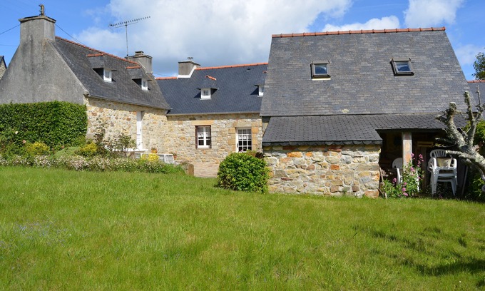 Crozon House | Traditional stone close spot and beach, hiking trails, quiet and charm