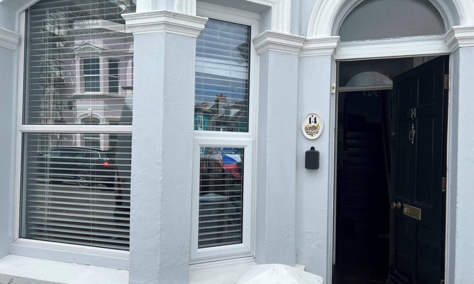Hastings House | Traditional Victorian house