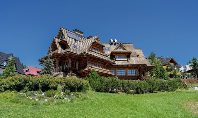 Koscielisko Villa | Traditional Wooden Villa with Breathtaking Views of the Tatra Mountains