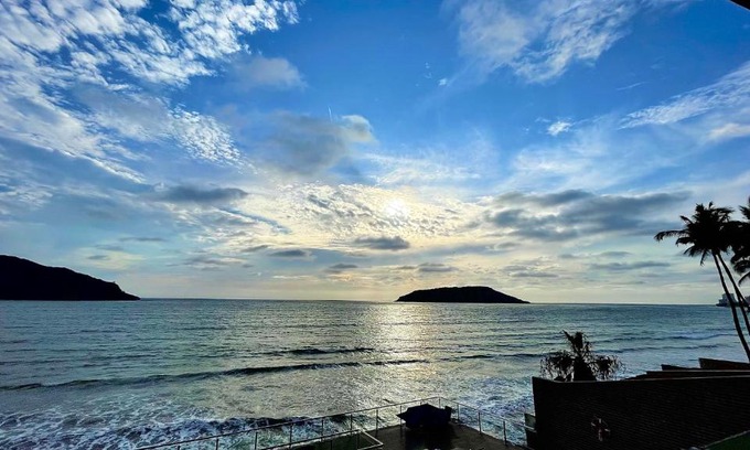Zona Dorada Apartment | Tramonto, a Beachfront Bliss!