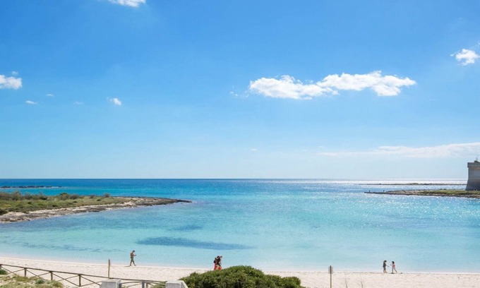 Scala di Furno Apartment | Tramonto Apartment in Porto Cesareo with private beach