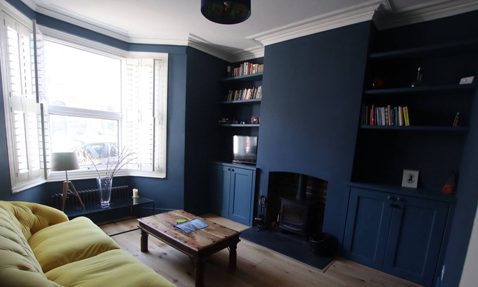 Hanham House | Tranquil 2 Bed Haven with Patio and Parking