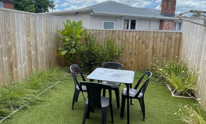 Henderson House | Tranquil 2BR House on Te Kanawa Crescent
