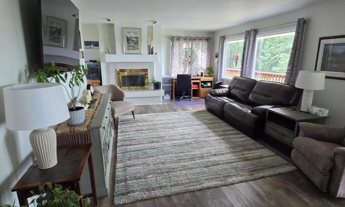 Soldotna House | Tranquil 3-bedroom house overlooking Kenai River