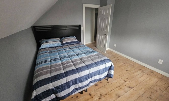 Taftville House | Tranquil 3-bedroom house in Norwich for a peaceful getaway 10 minutes to Casinos