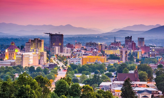 Asheville Cottage | Tranquil Asheville Getaway | Hot Tub | Fire Pit | Dogs Welcome