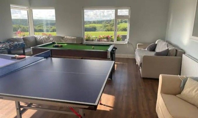 South Tipperary House | Tranquil countryside farmhouse stay