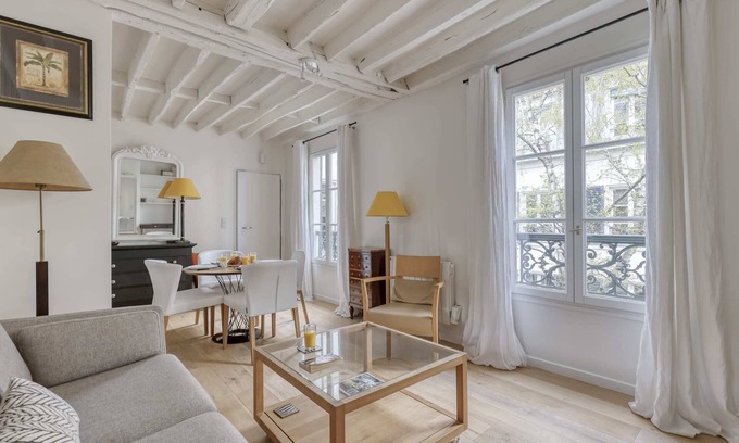Saint-Thomas-d'Aquin Apartment | Tranquil Heaven up to 4 guests - Heart of Paris 07
