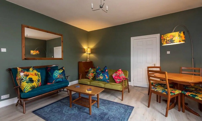 Newcastle-upon-Tyne House | Tranquil Home in Newcastle-gateshead. Ideal for Family or Workers. Close to Town