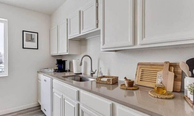 Bountiful Apartment | Tranquil Locale, Proximity to Pickleball Courts