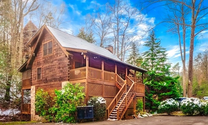 Pigeon Forge Cabin | Tranquil Setting : 5min Parkway Island + Game Room