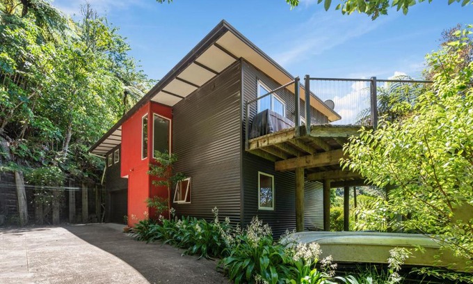 Lake Tarawera House | Tranquility at Tarawera - Lake Tarawera Holiday Home