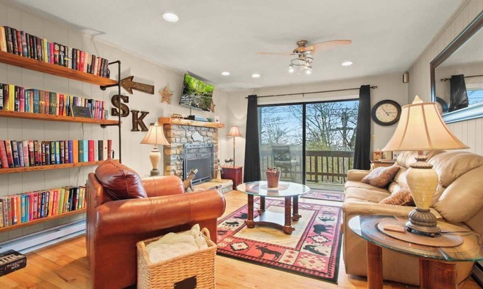 Beech Mountain Condo | Tranquility Beech: 2BR Condo Steps from the Slopes-Parking Lot Level: No Stairs