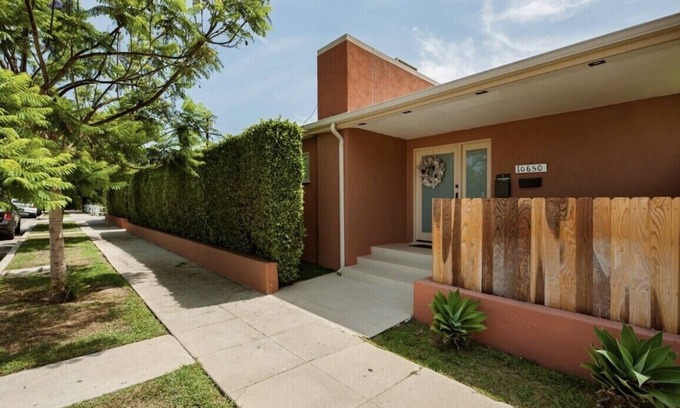 West Los Angeles House | Tranquility in Prime Location w Private Pool