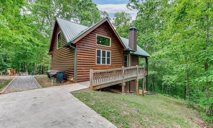 Cleveland Cabin | Tranquility One- 2 Level Luxury Spa Cabin w/Infrared Sauna, Jacuzzi, Pool Table
