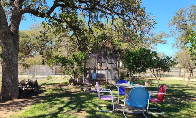 Medina Cottage | Tranquility, privacy, and great wifi!