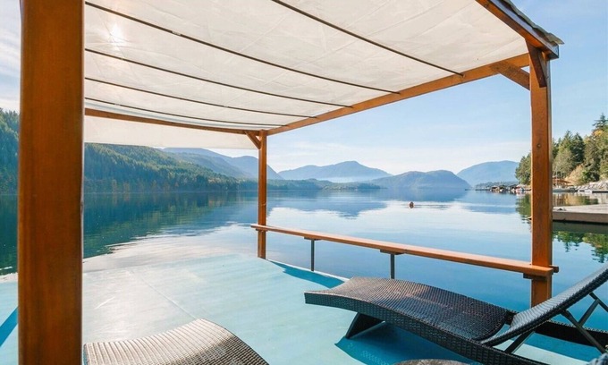 Port Alberni House | Tranquilize at Spectacular Sproat Lakefront Waterfront Authentic Timber Log Home