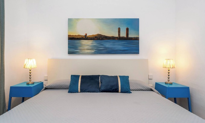 Sant Adria de Besos Apartment | Tranquilo. Cerca de la Playa. Bien Comunicado