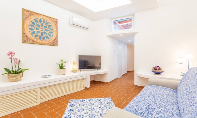 Trastevere Apartment | Trastevere Orchid House