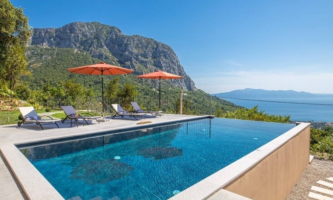 Zaostrog Villa | Traumvilla in der Natur, mit großem PRIVATEN Garten, Meerblick, Swimmingpool…