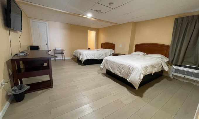 Albion Hotel | Travelers Motor Lodge