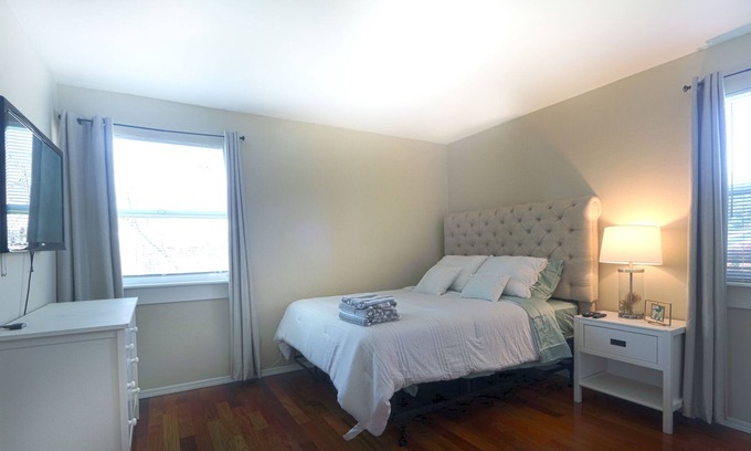 Arden-Arcade House | Traveling Professional Housing by the Room