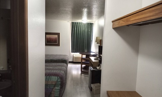 Green River Hotel | Travelodge by Wyndham Green River UT