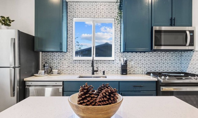 Greater South River City House | Travis heights 2BR · Central Austin Guest House, Walk to South Congress