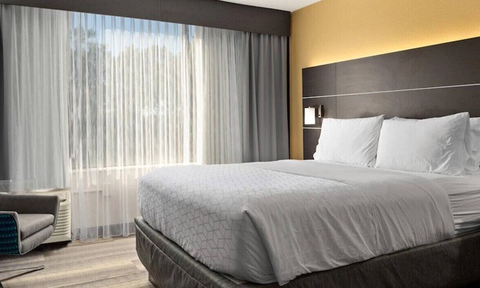 Town Center House | Treat Yourself to a Pleasant Stay! W/ Free Park