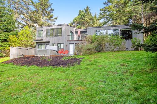 Sea Ranch House | Tree-to-Sea Haven