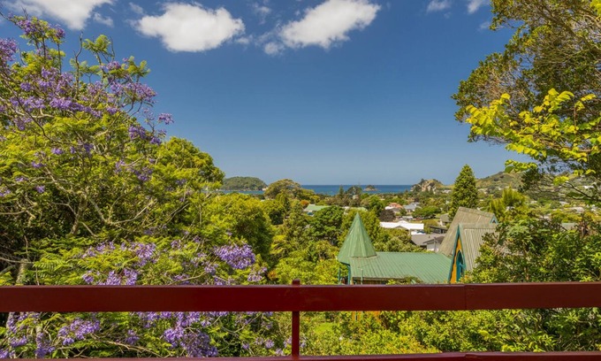 Hahei Cottage | Treetop Bach - Hahei Bach