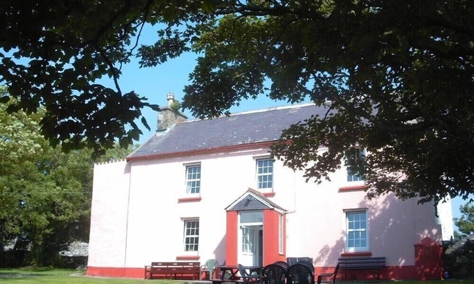 St Brides Cottage | TREMYNYDD FAWR, pet friendly, country holiday cottage in St Davids