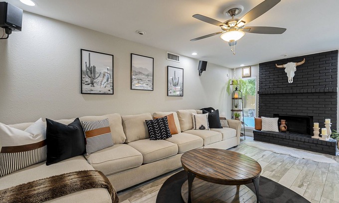 Dobson Ranch House | Trendy Desert Oasis Recently Remodeled