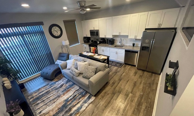 New Castle Apartment | Trendy Fishtown Apartment