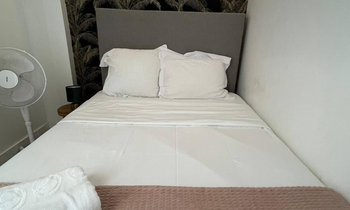 Hopital Saint-Louis Apartment | Trendy Flat Canal St Martin
