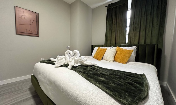 Albany Apartment | Trendy Parkside 2-bedroom with Private Entrance