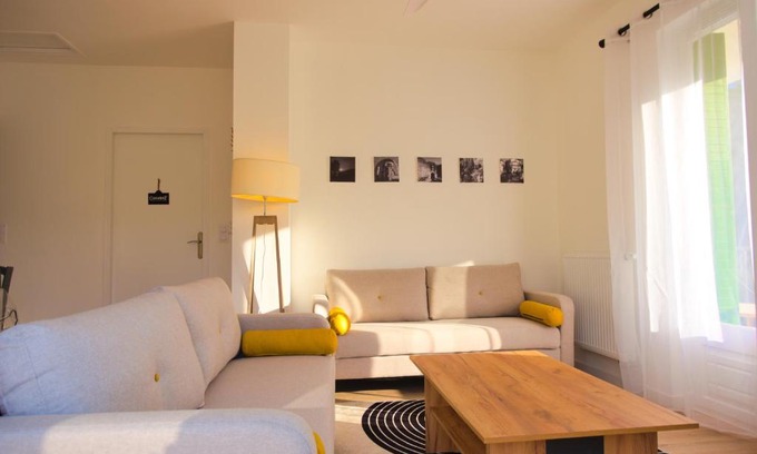 Prats-de-Mollo-la-Preste Apartment | Tres Vents del Roser - grand appartement